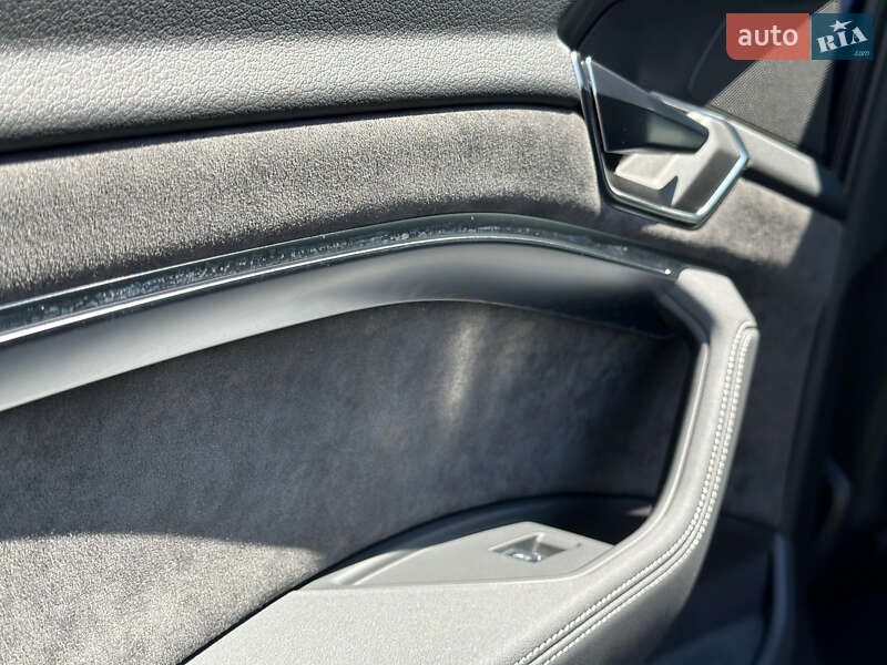 Позашляховик / Кросовер Audi e-tron S Sportback 2020 в Ковелі