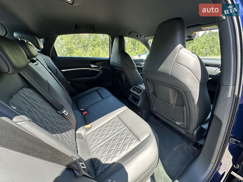 Позашляховик / Кросовер Audi e-tron S Sportback 2020 в Ковелі