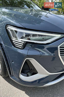 Внедорожник / Кроссовер Audi e-tron S Sportback 2021 в 