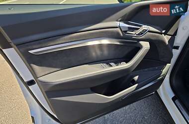 Внедорожник / Кроссовер Audi e-tron S Sportback 2021 в 