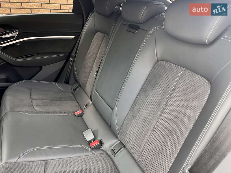Внедорожник / Кроссовер Audi e-tron S Sportback 2020 в Луцке фото 25 Внедорожник / Кроссовер Audi e-tron S Sportback 2020 в Луцке