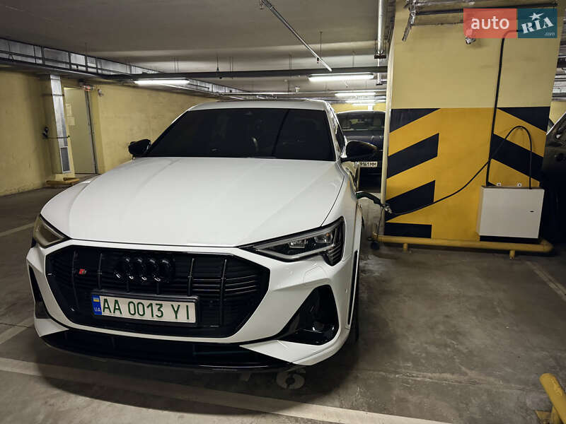 Позашляховик / Кросовер Audi e-tron S Sportback 2022 в Києві