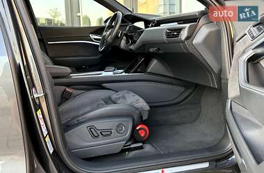 Внедорожник / Кроссовер Audi e-tron S Sportback 2022 в 