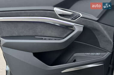 Внедорожник / Кроссовер Audi e-tron S Sportback 2021 в 