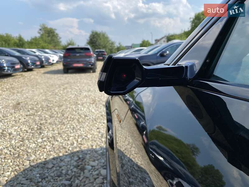 Позашляховик / Кросовер Audi e-tron S Sportback 2023 в Львові фото 9 Позашляховик / Кросовер Audi e-tron S Sportback 2023 в Львові