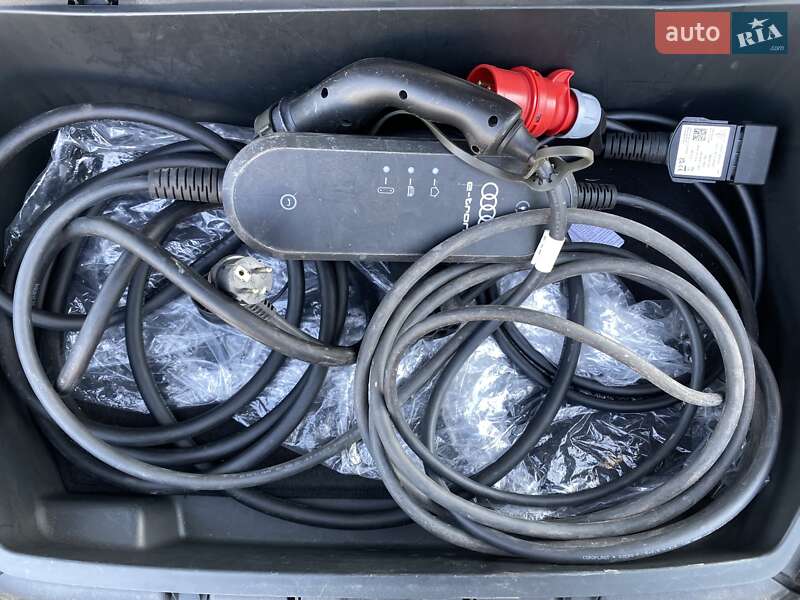 Позашляховик / Кросовер Audi e-tron S Sportback 2023 в Львові фото 49 Позашляховик / Кросовер Audi e-tron S Sportback 2023 в Львові