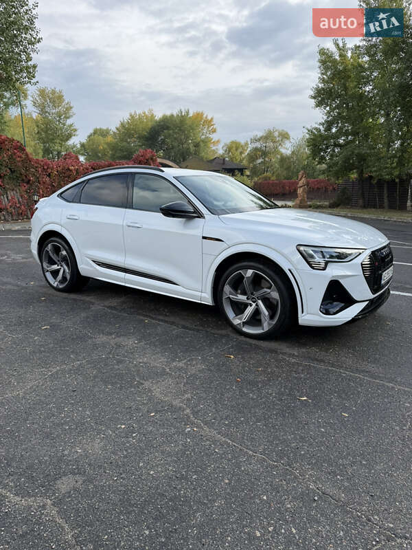 Внедорожник / Кроссовер Audi e-tron S Sportback 2022 в 