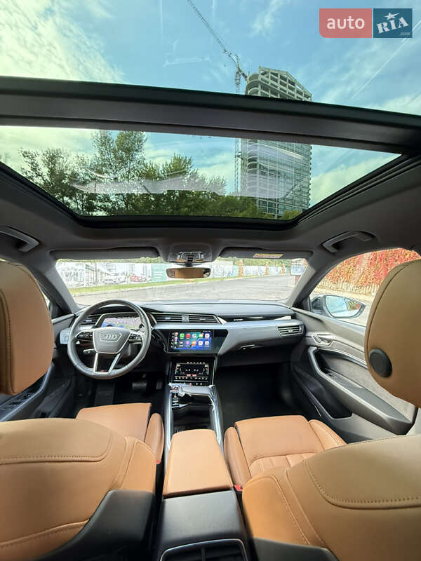 Позашляховик / Кросовер Audi e-tron S Sportback 2022 в Дніпрі фото 12 Позашляховик / Кросовер Audi e-tron S Sportback 2022 в Дніпрі