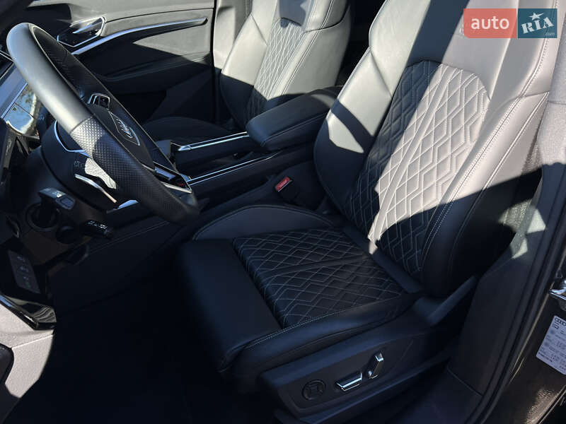 Позашляховик / Кросовер Audi e-tron S Sportback 2022 в Луцьку
