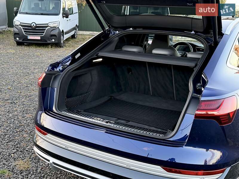 Внедорожник / Кроссовер Audi e-tron S Sportback 2021 в Киеве фото 16 Внедорожник / Кроссовер Audi e-tron S Sportback 2021 в Киеве