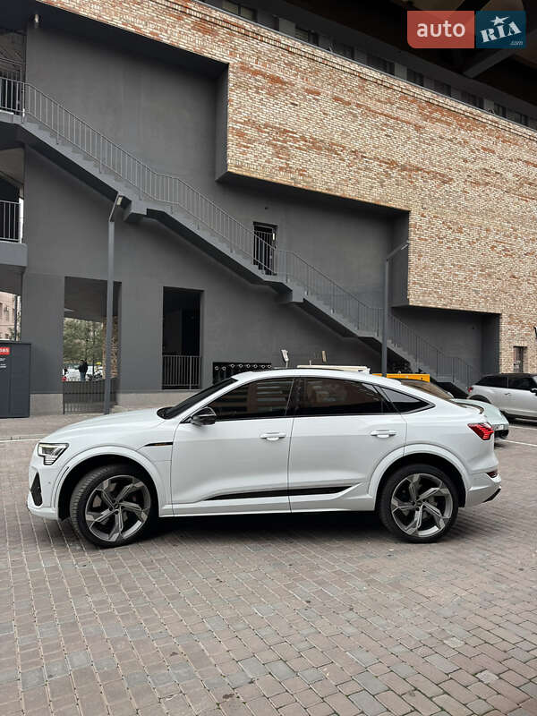 Позашляховик / Кросовер Audi e-tron S Sportback 2022 в Дніпрі