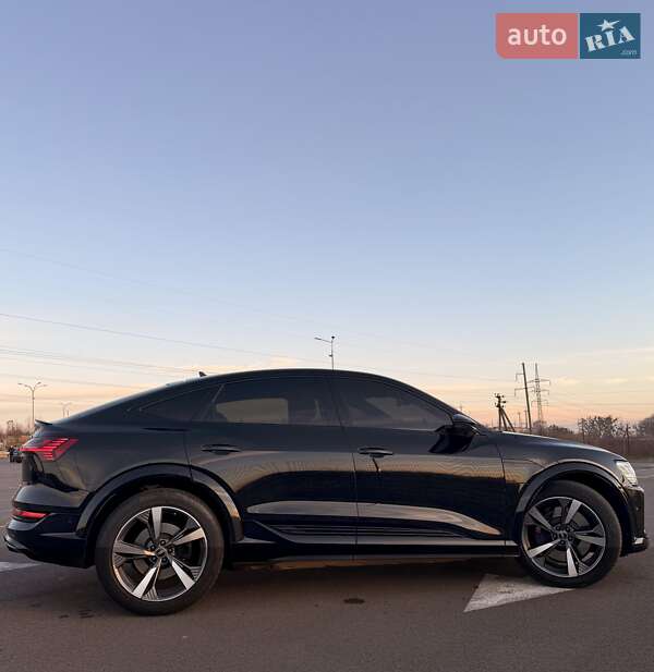 Позашляховик / Кросовер Audi e-tron S Sportback 2022 в Рівному
