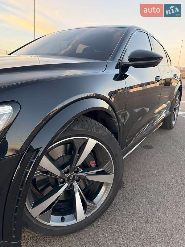 Позашляховик / Кросовер Audi e-tron S Sportback 2022 в Рівному