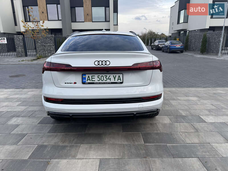 Позашляховик / Кросовер Audi e-tron S Sportback 2022 в Дніпрі фото 4 Позашляховик / Кросовер Audi e-tron S Sportback 2022 в Дніпрі