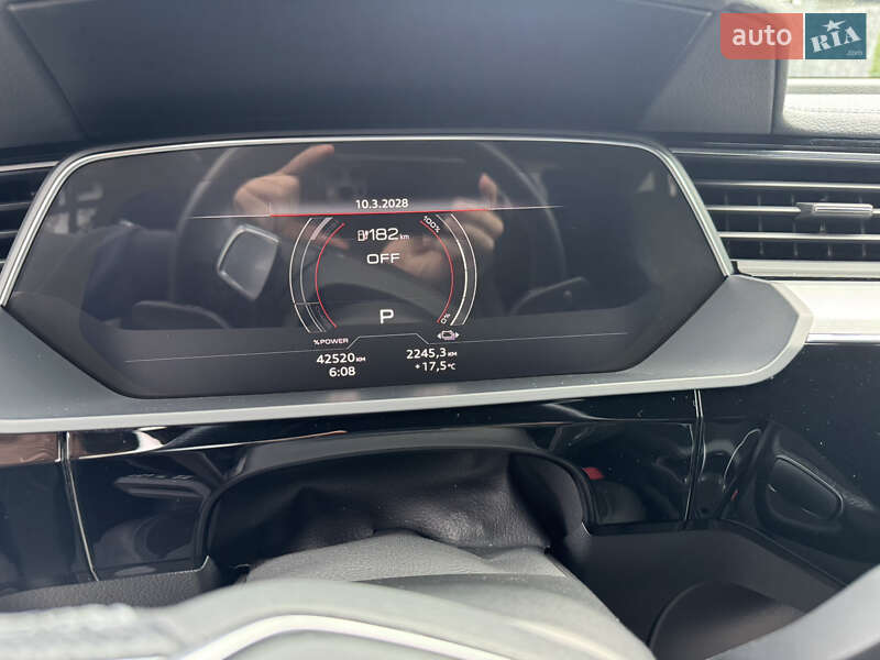 Позашляховик / Кросовер Audi e-tron S Sportback 2022 в Дніпрі фото 13 Позашляховик / Кросовер Audi e-tron S Sportback 2022 в Дніпрі