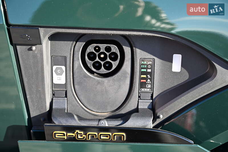 Позашляховик / Кросовер Audi e-tron S Sportback 2022 в Львові фото 33 Позашляховик / Кросовер Audi e-tron S Sportback 2022 в Львові