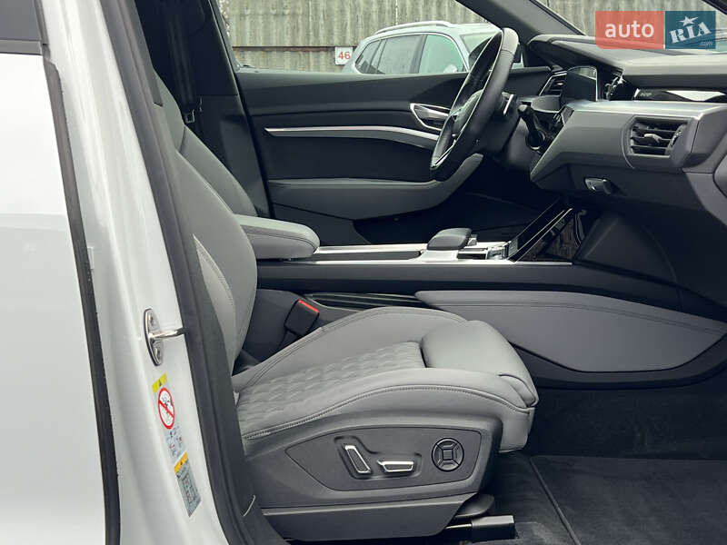 Позашляховик / Кросовер Audi e-tron S Sportback 2023 в Луцьку