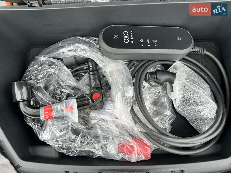 Позашляховик / Кросовер Audi e-tron S Sportback 2023 в Луцьку