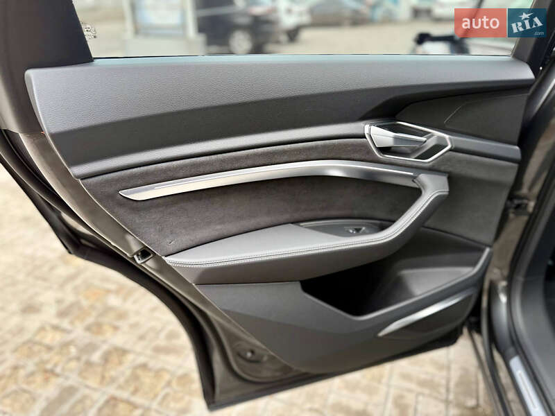 Внедорожник / Кроссовер Audi e-tron S Sportback 2022 в Днепре