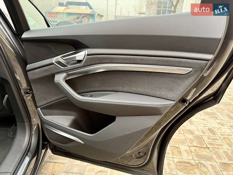 Внедорожник / Кроссовер Audi e-tron S Sportback 2022 в Днепре