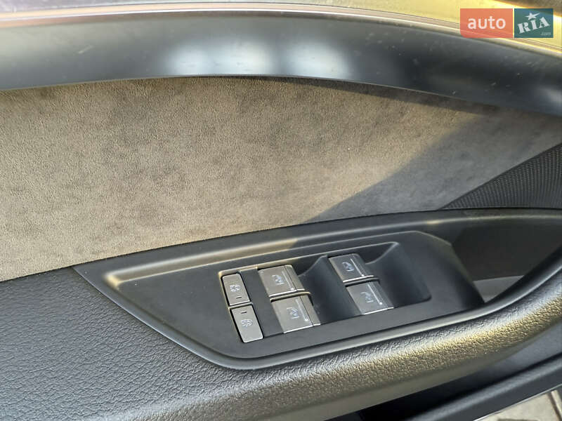 Позашляховик / Кросовер Audi e-tron S Sportback 2021 в Коломиї