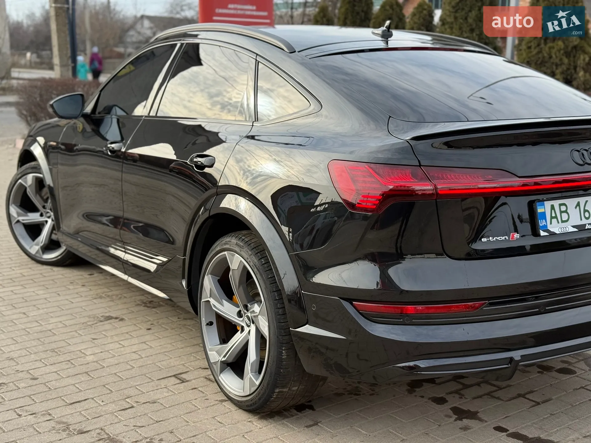 2021 Audi e-tron S Sportback - мініатюра 11