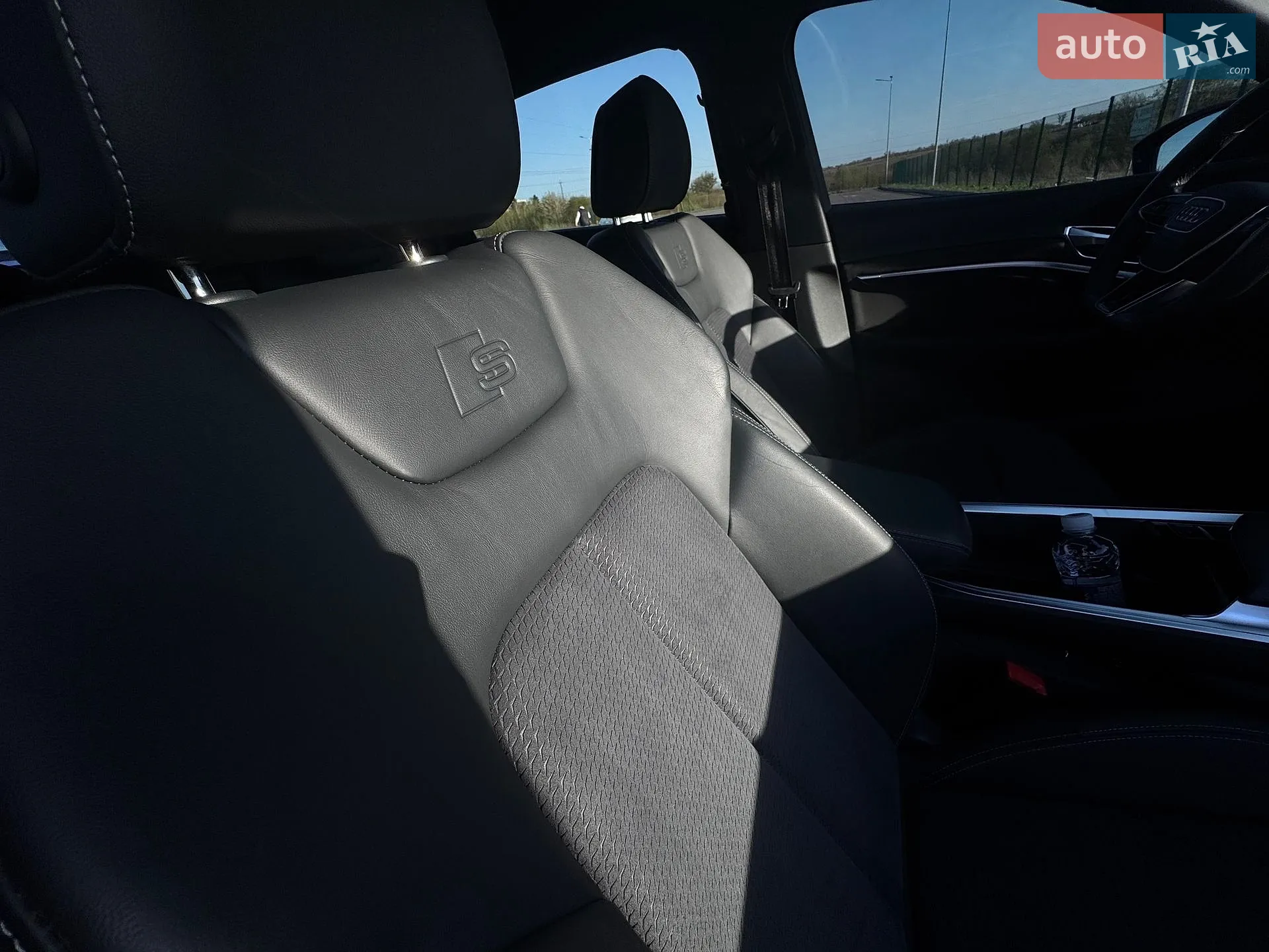 2022 Audi e-tron S Sportback - мініатюра 30