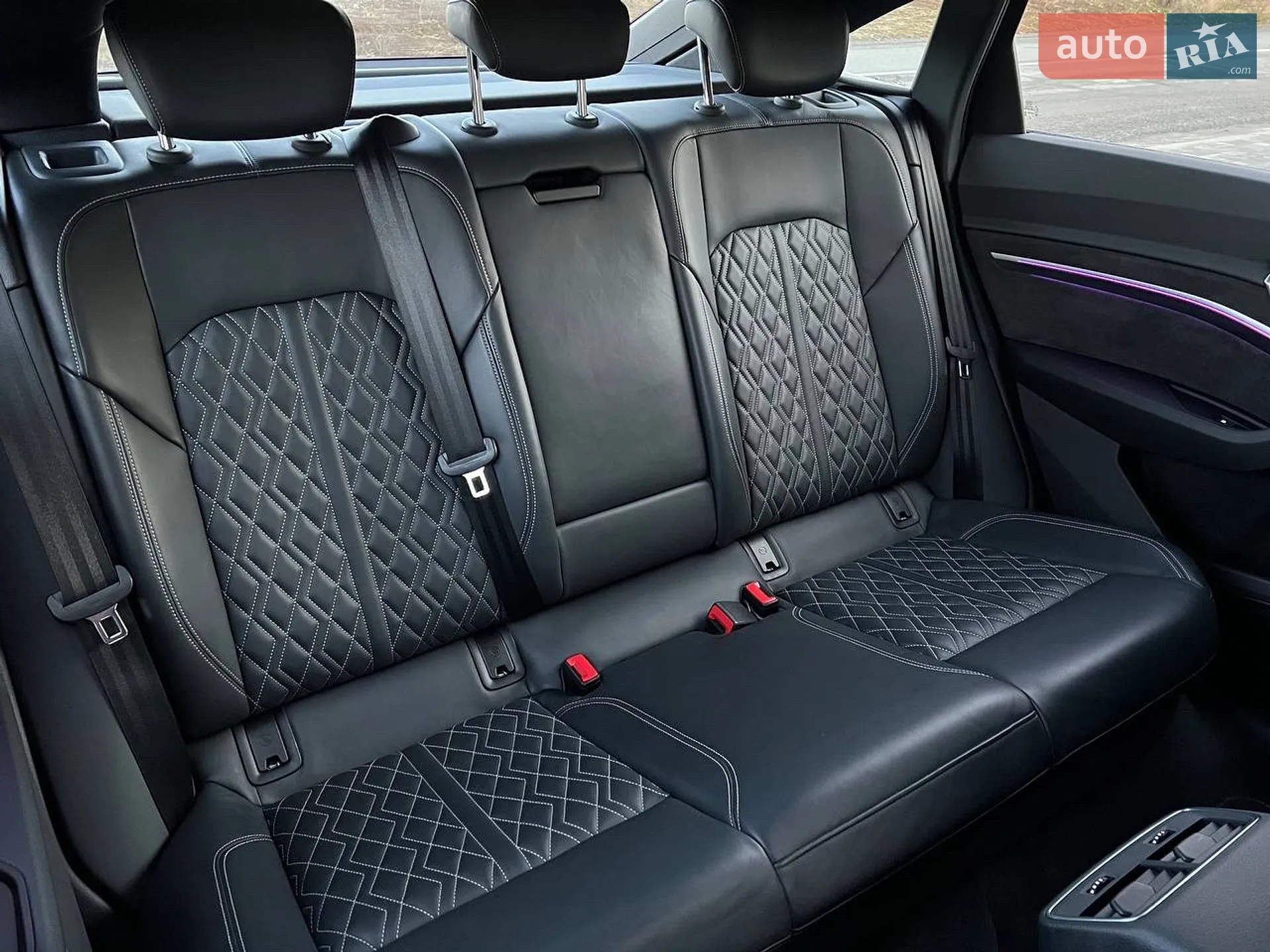 2021 Audi e-tron S Sportback - мініатюра 39