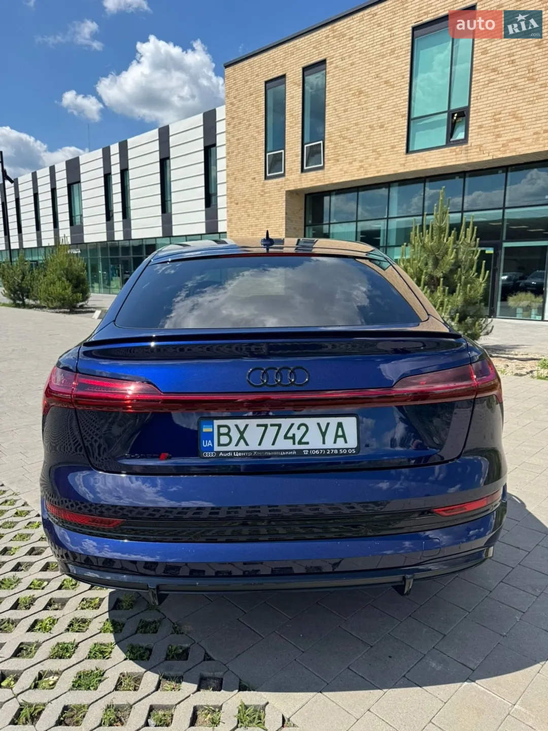 2021 Audi e-tron S Sportback - мініатюра 4