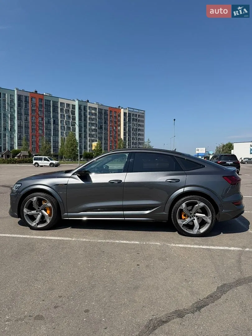 2022 Audi e-tron S Sportback - фото 1