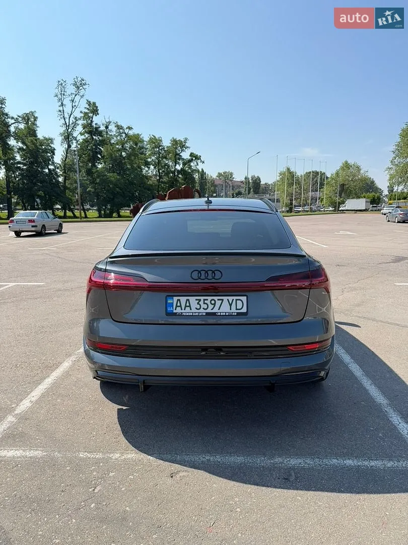 2022 Audi e-tron S Sportback - мініатюра 6
