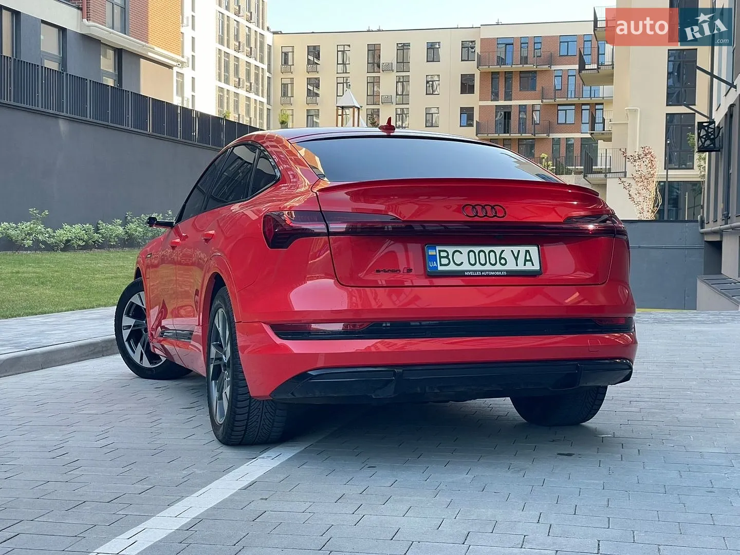 2020 Audi e-tron S Sportback - мініатюра 8