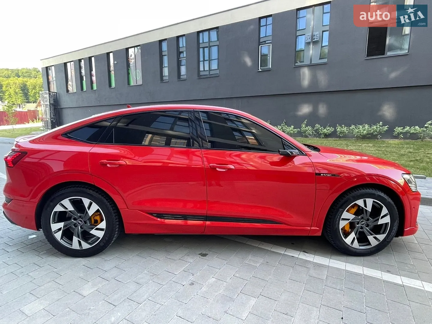 2020 Audi e-tron S Sportback - мініатюра 21