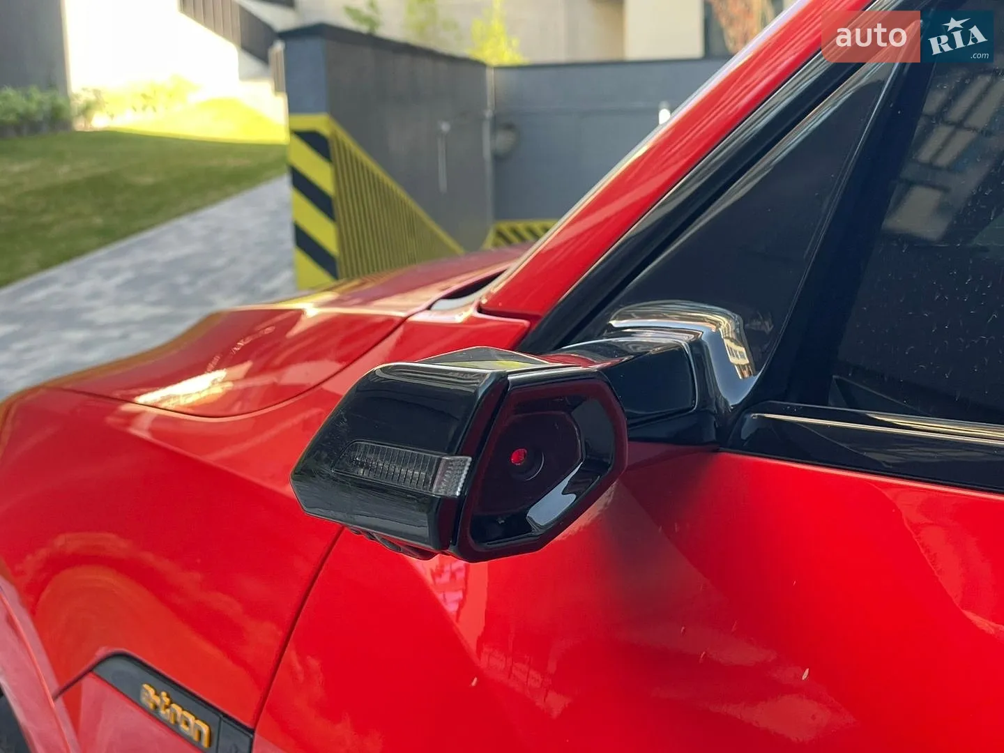 2020 Audi e-tron S Sportback - мініатюра 26