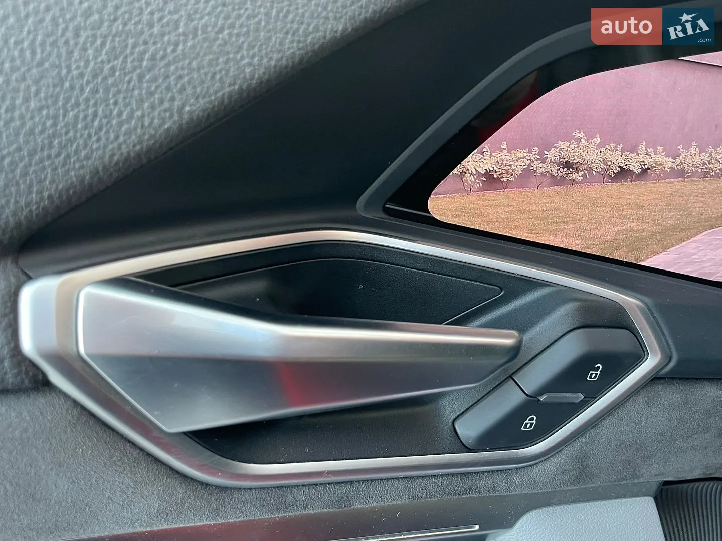 2020 Audi e-tron S Sportback - мініатюра 36
