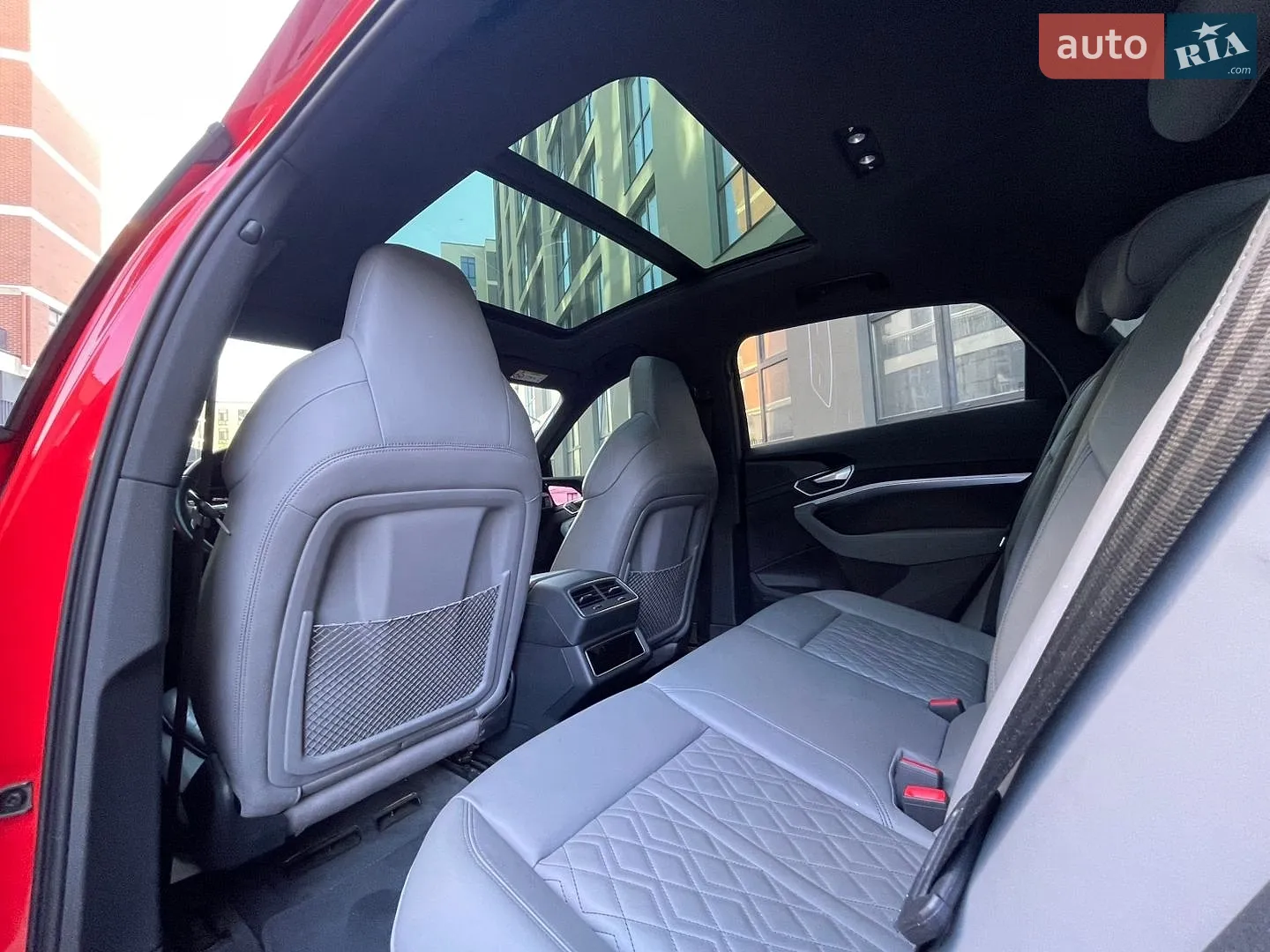 2020 Audi e-tron S Sportback - мініатюра 48