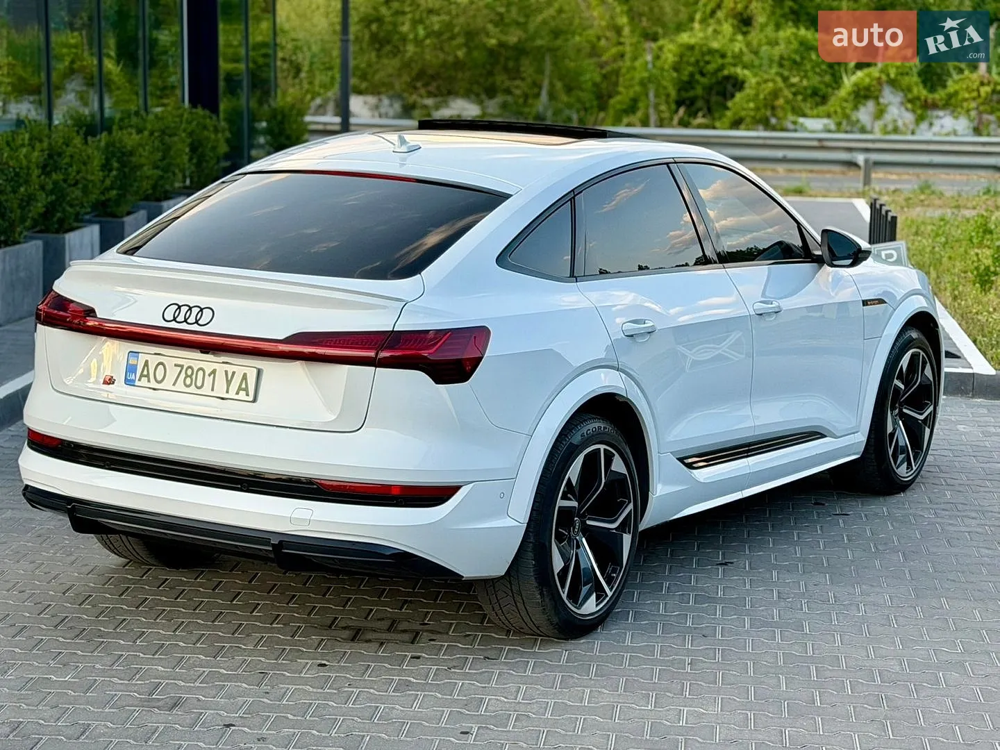 2021 Audi e-tron S Sportback - мініатюра 24