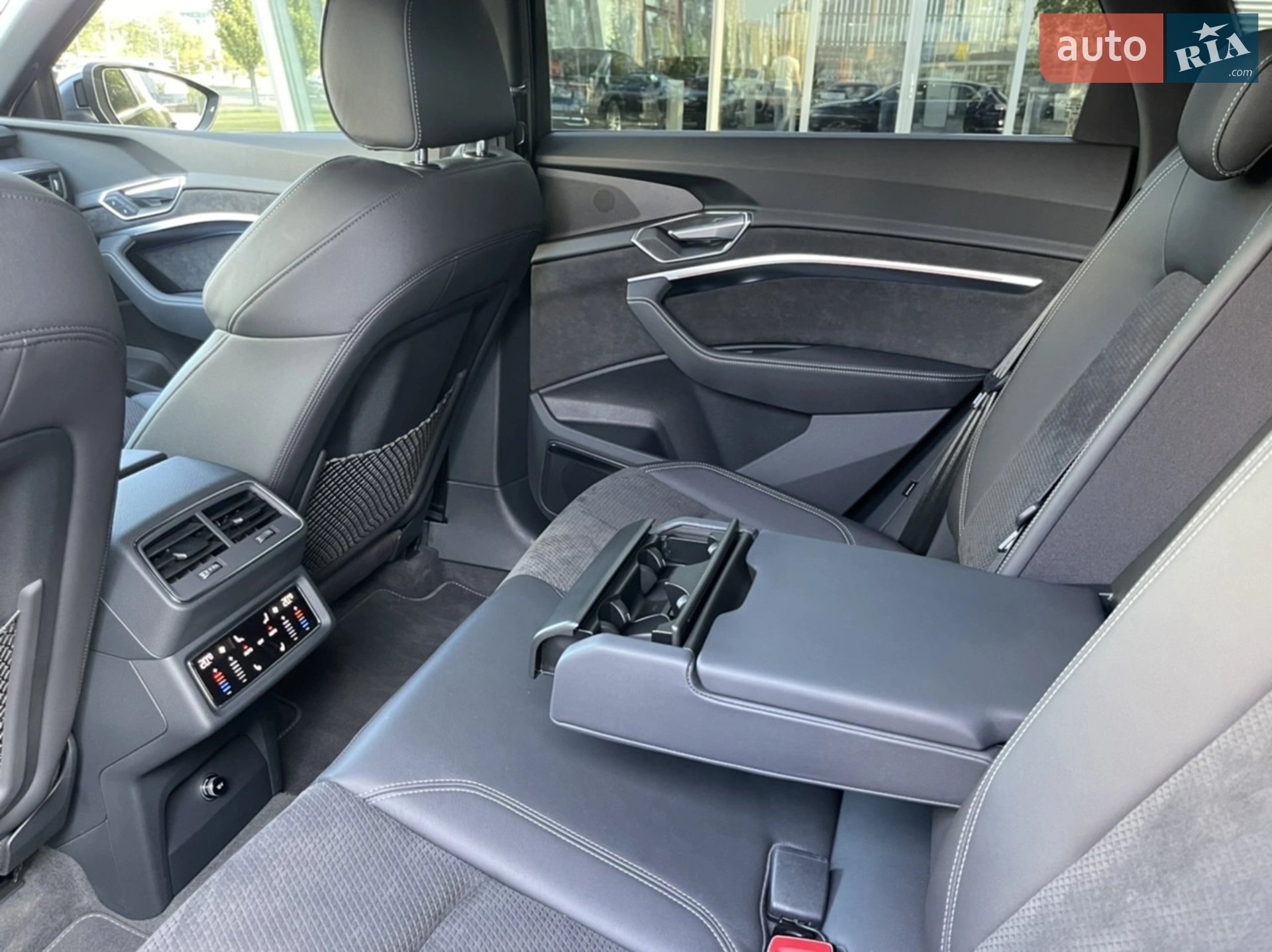 2021 Audi e-tron S - мініатюра 76