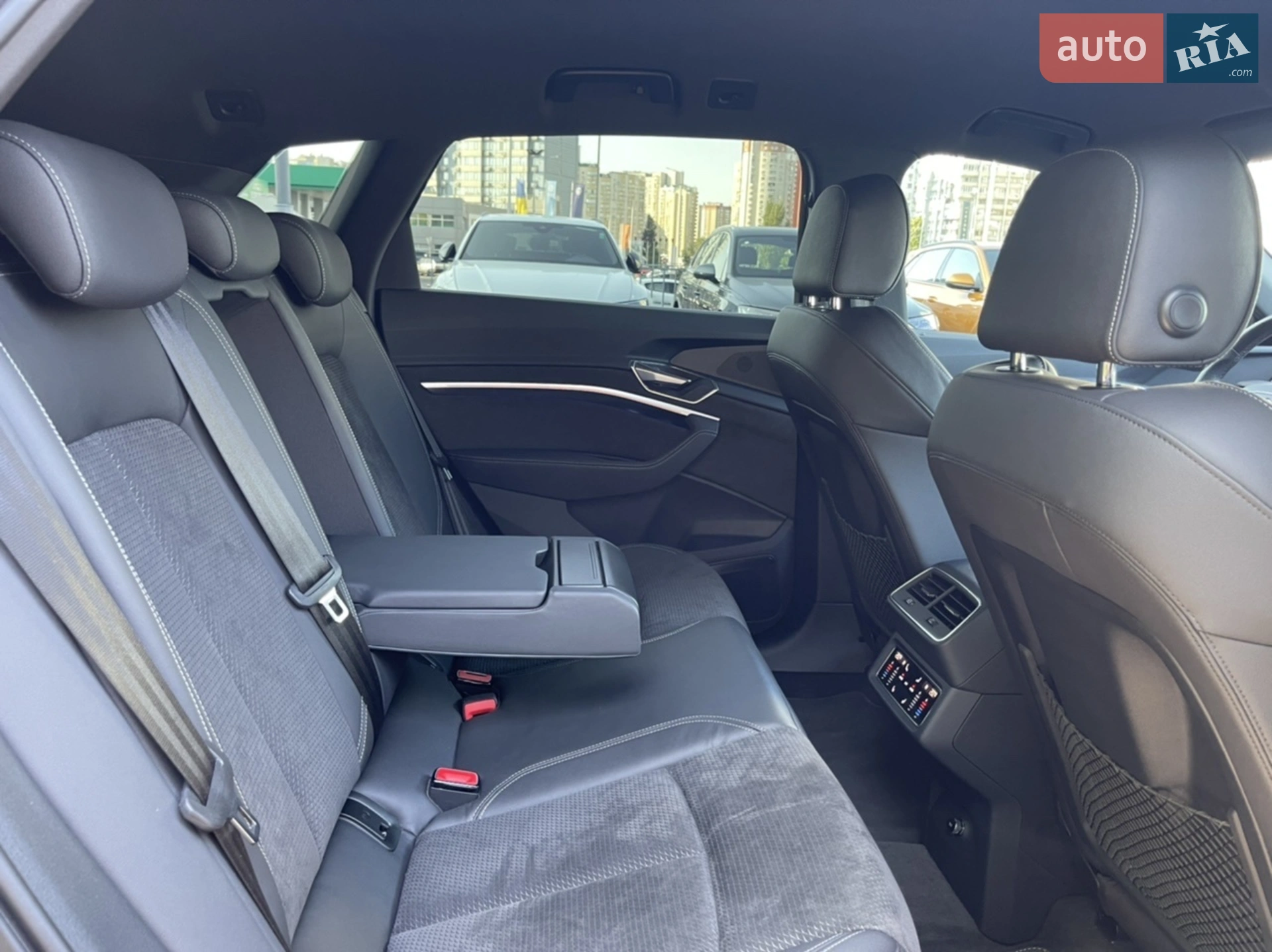 2021 Audi e-tron S - мініатюра 79