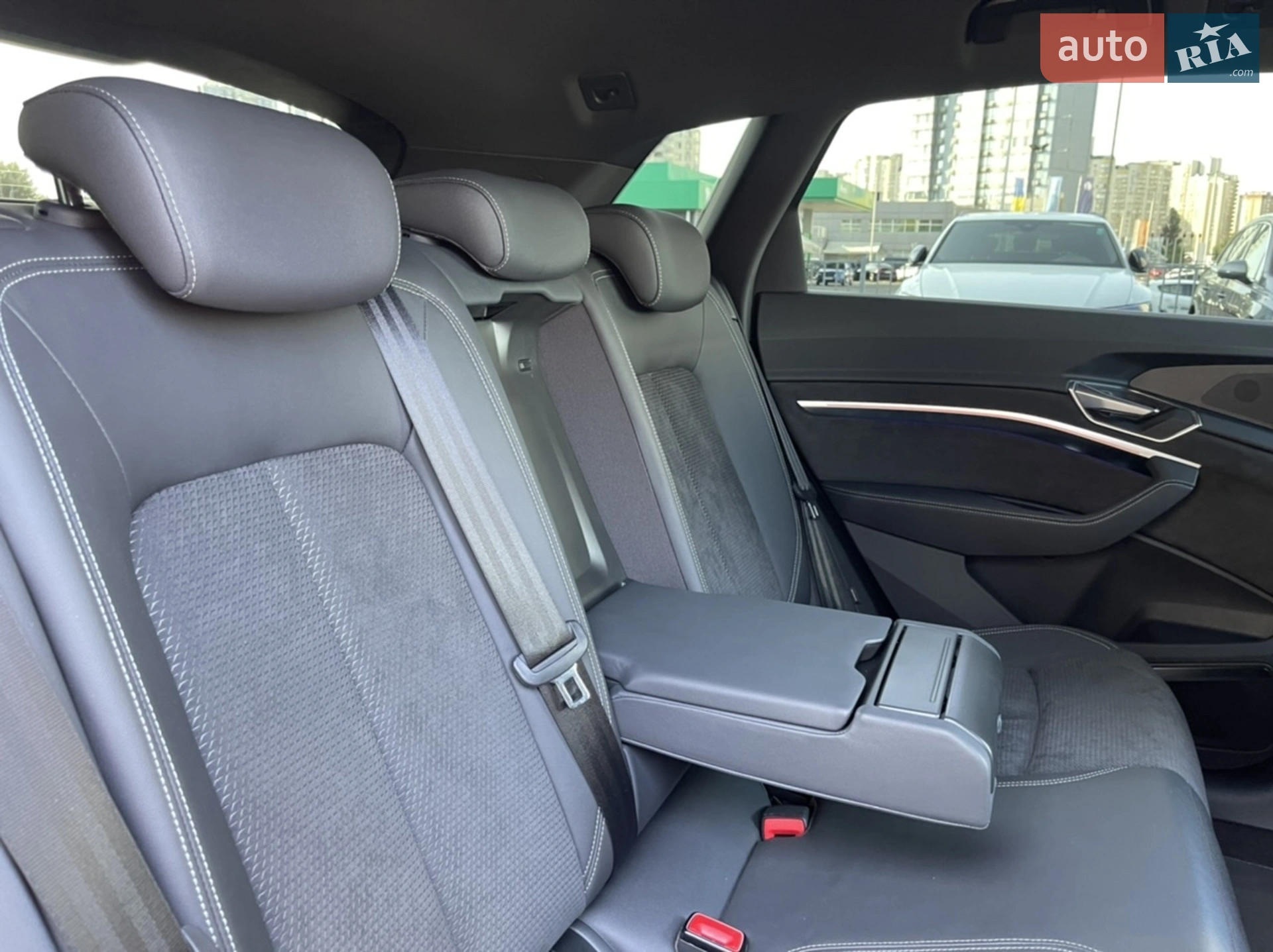 2021 Audi e-tron S - мініатюра 80