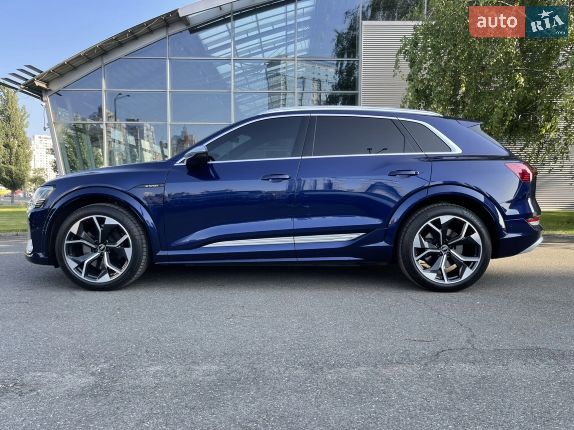 2021 Audi e-tron S - мініатюра 31
