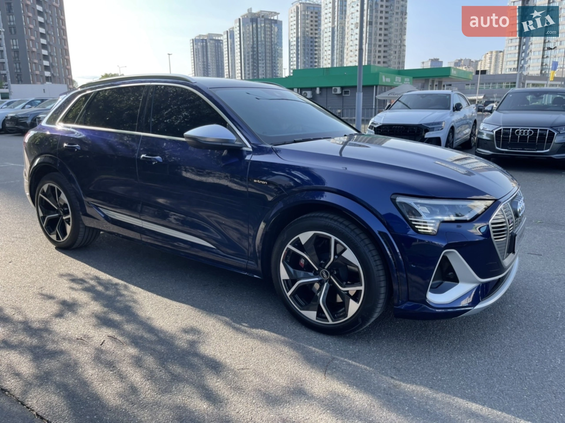 2021 Audi e-tron S - мініатюра 16