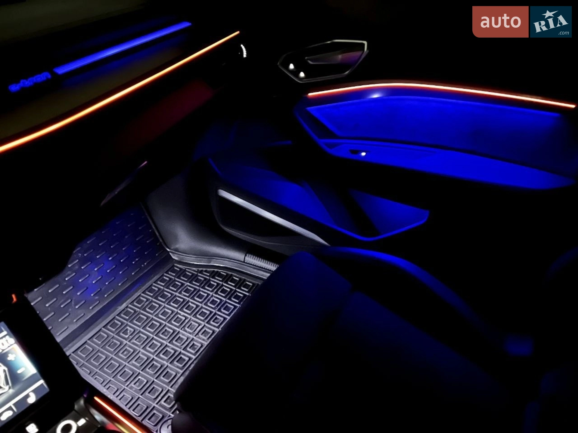 2021 Audi e-tron S - мініатюра 93