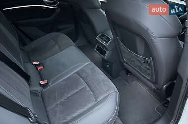 Внедорожник / Кроссовер Audi e-tron S 2020 в 