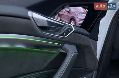 Внедорожник / Кроссовер Audi e-tron S 2020 в 