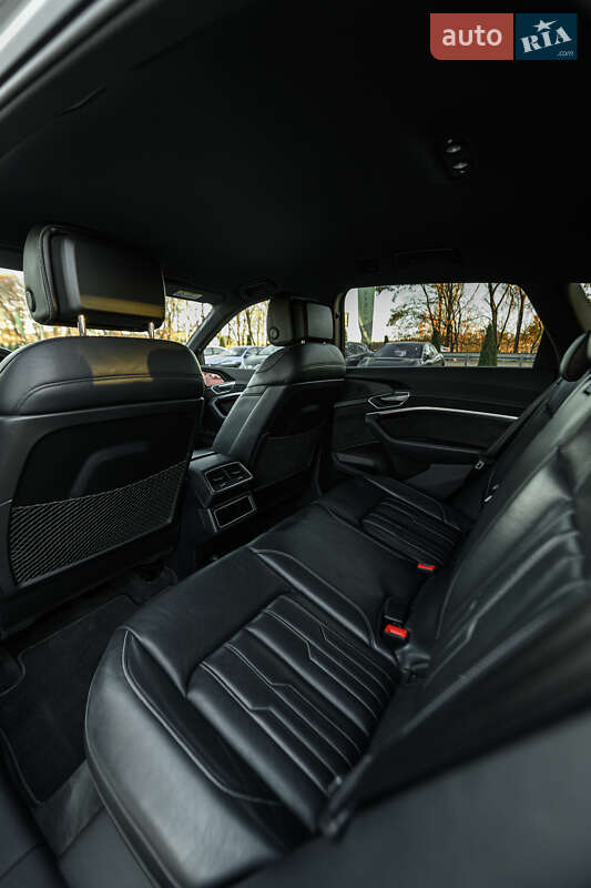 Позашляховик / Кросовер Audi e-tron S 2021 в Львові