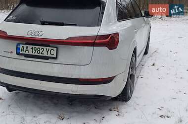 Внедорожник / Кроссовер Audi e-tron S 2022 в Киеве