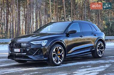 Позашляховик / Кросовер Audi e-tron S 2021 в Ковелі