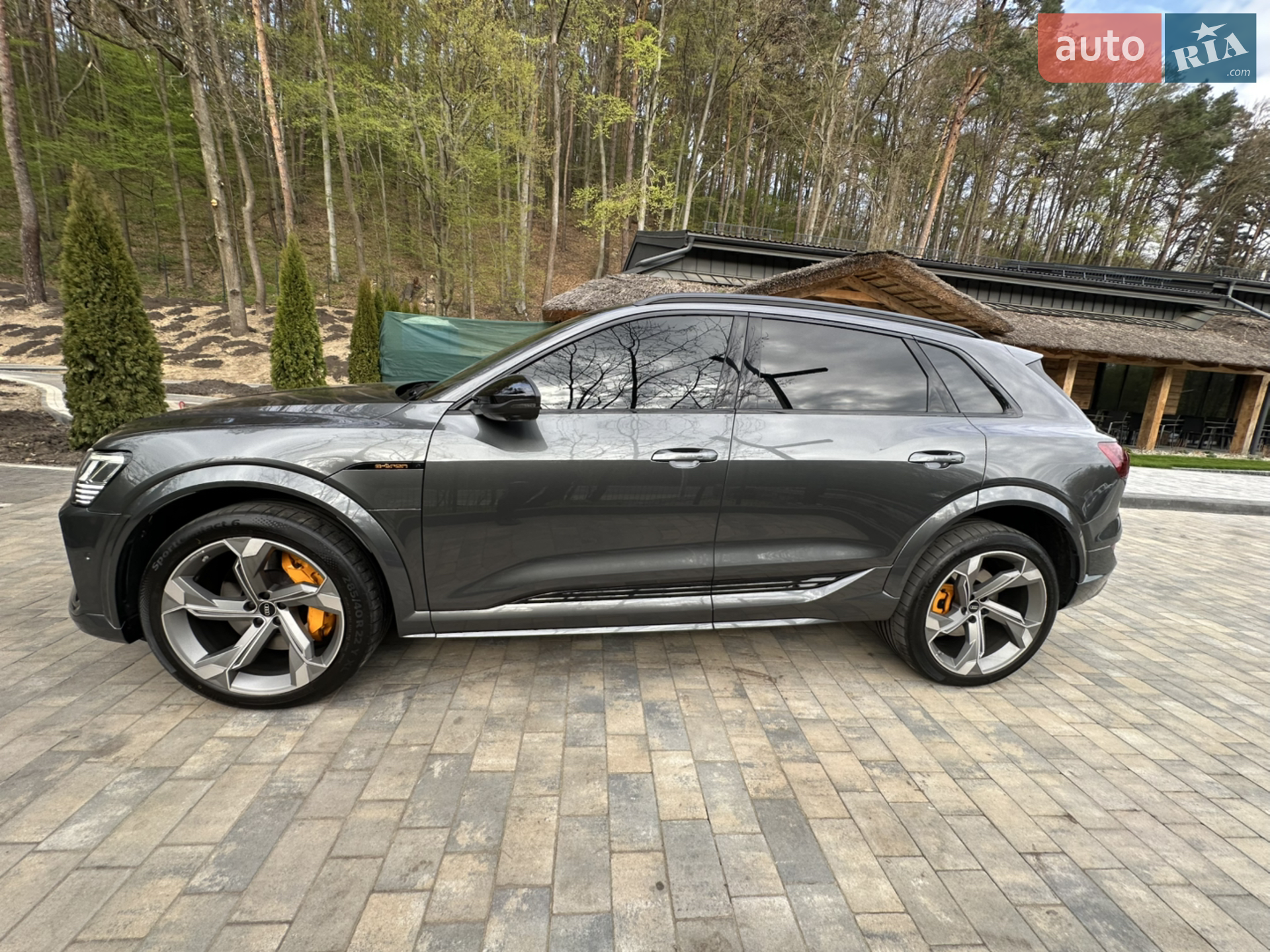 2022 Audi e-tron S - мініатюра 10