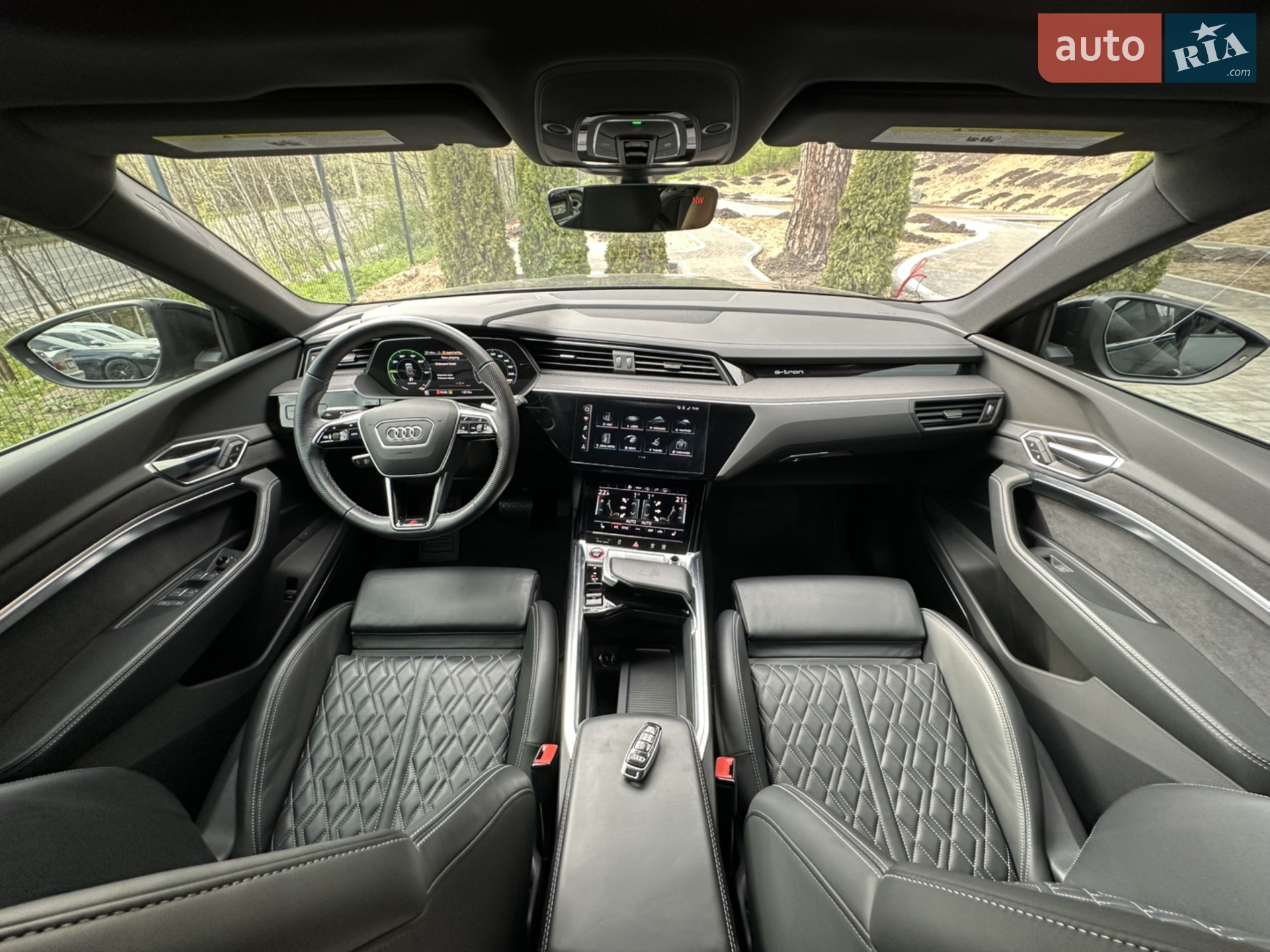 2022 Audi e-tron S - мініатюра 30